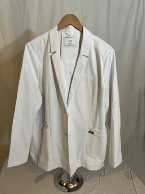 FIGS Women’s White Bellevue Short Lab Coat Jacket - Professional Medical Blazer